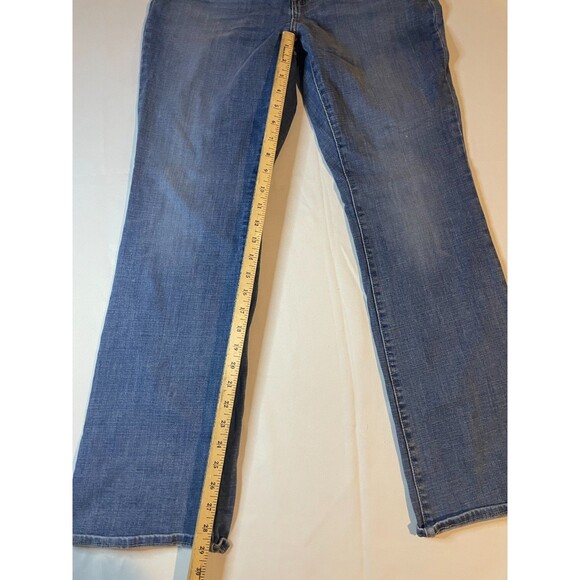 Levi's Jeans Womens Size 30 Blue Classic Boot Cut Denim Medium Wash Pockets - Picture 2 of 4